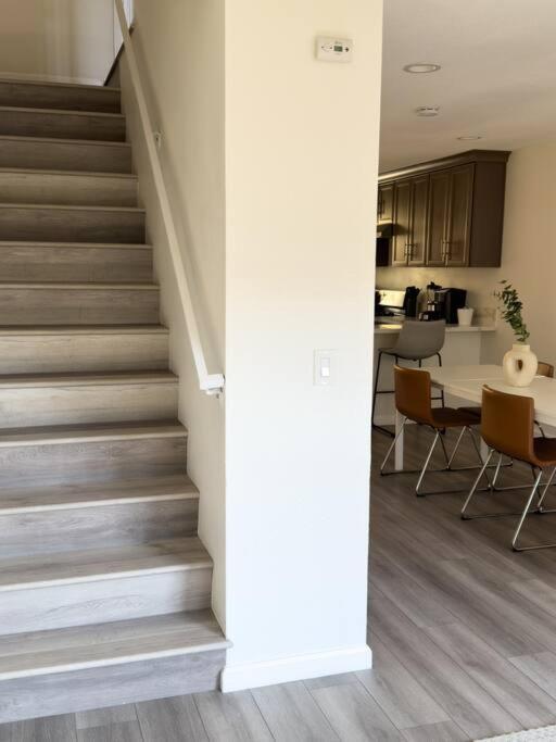 Modern Retreat 1 Mi. From Disney Anaheim Exterior foto